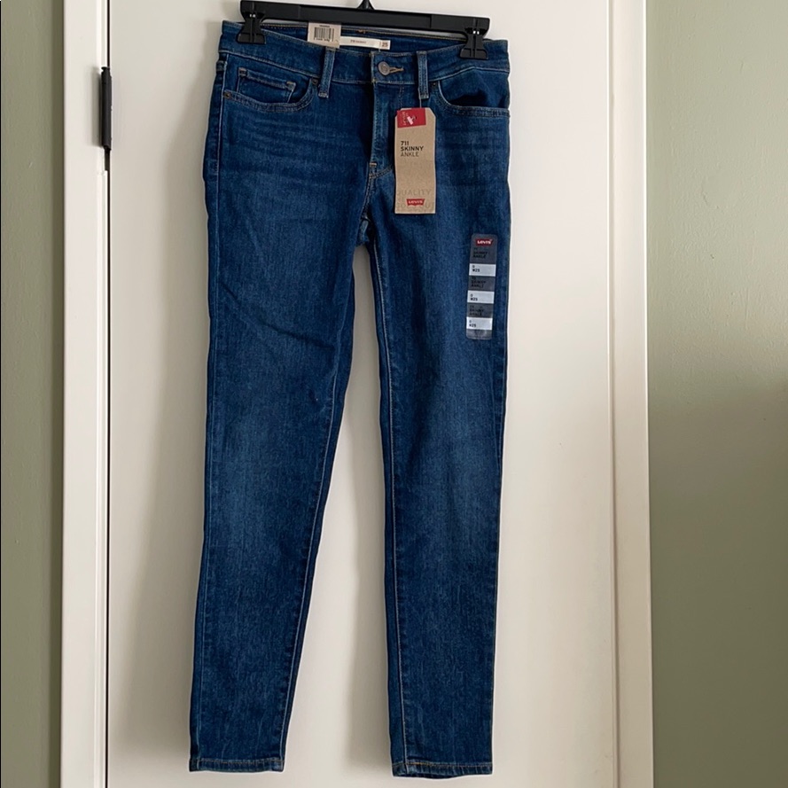 Levis 711 Skinny Ankle Jeans Brand New